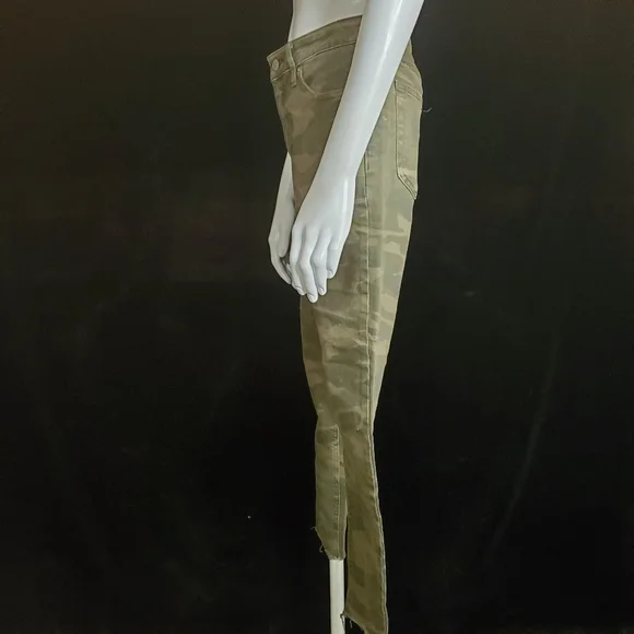 Lucky Brand Camo Bridgette Crop Jeans (0/25) - Picture 6 of 8